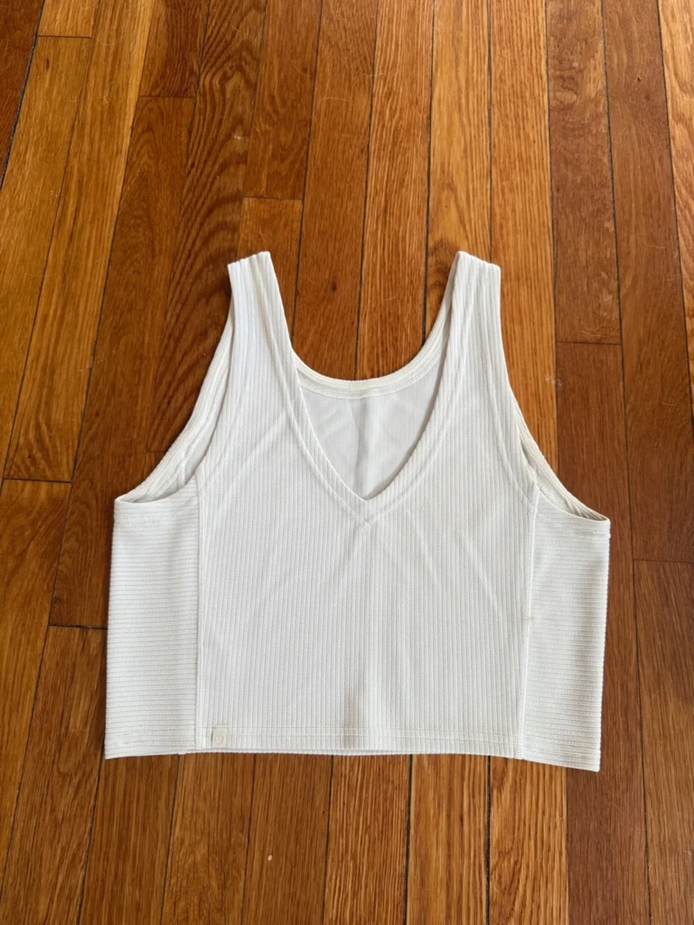 Lululemon Women’s Cream Ribbed Tank Crop Top - Picture 5 of 7